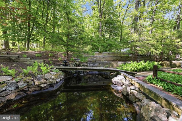 2244 SPRINGTOWN HILL RD, Hellertown, PA 18055