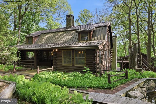 2244 SPRINGTOWN HILL RD, Hellertown, PA 18055