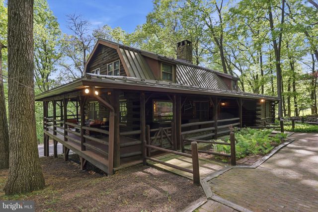 2244 SPRINGTOWN HILL RD, Hellertown, PA 18055