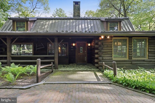 2244 SPRINGTOWN HILL RD, Hellertown, PA 18055