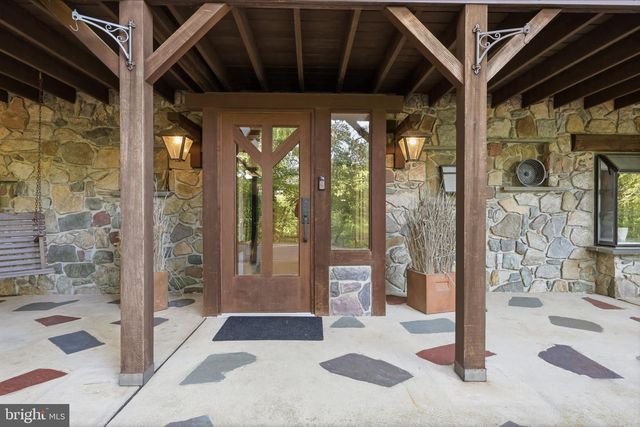2244 SPRINGTOWN HILL RD, Hellertown, PA 18055