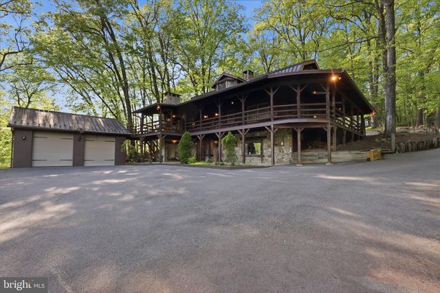 2244 SPRINGTOWN HILL RD, Hellertown, PA 18055