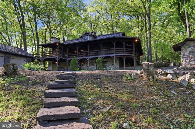 2244 SPRINGTOWN HILL RD, Hellertown, PA 18055
