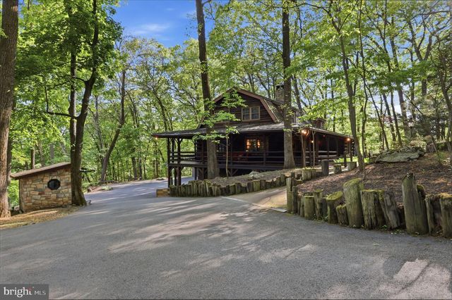 2244 SPRINGTOWN HILL RD, Hellertown, PA 18055