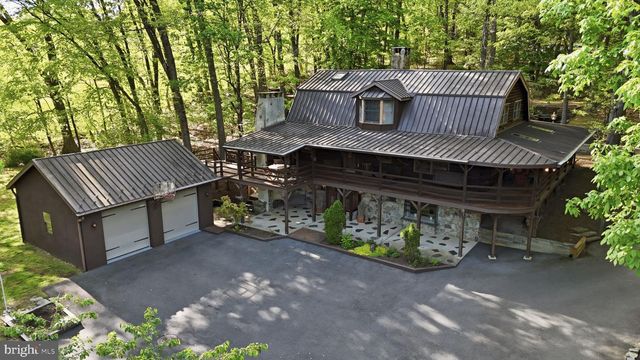 2244 SPRINGTOWN HILL RD, Hellertown, PA 18055