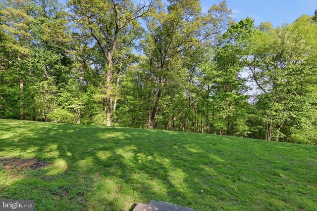 2244 SPRINGTOWN HILL RD, Hellertown, PA 18055