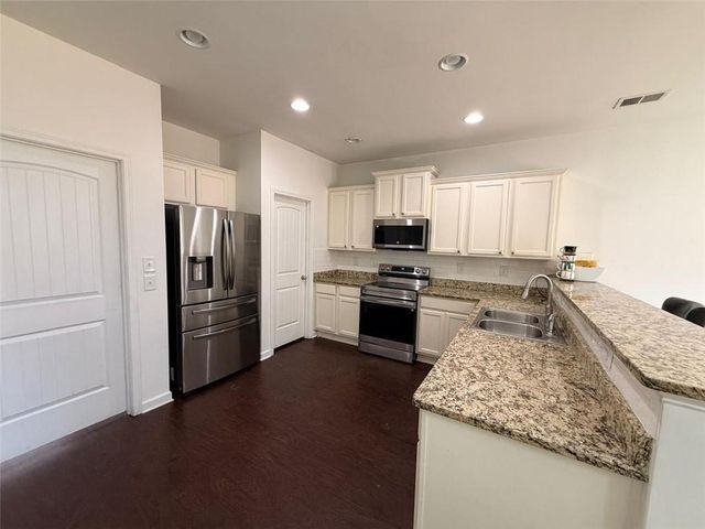 2450 Oakleaf Circle, Lithonia, GA 30058