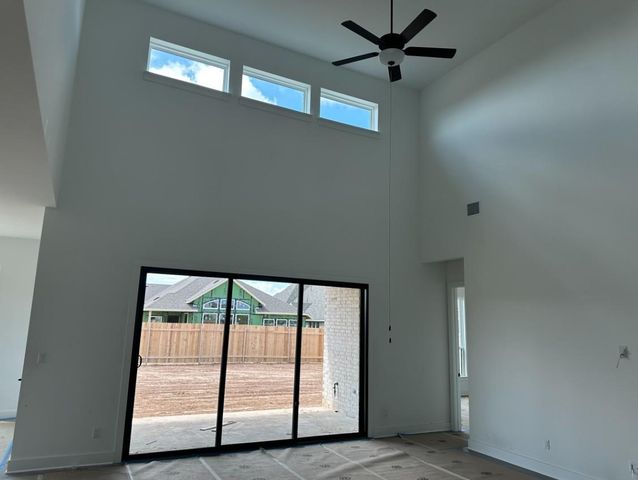 213 Borrego BND, Liberty Hill, TX 78642