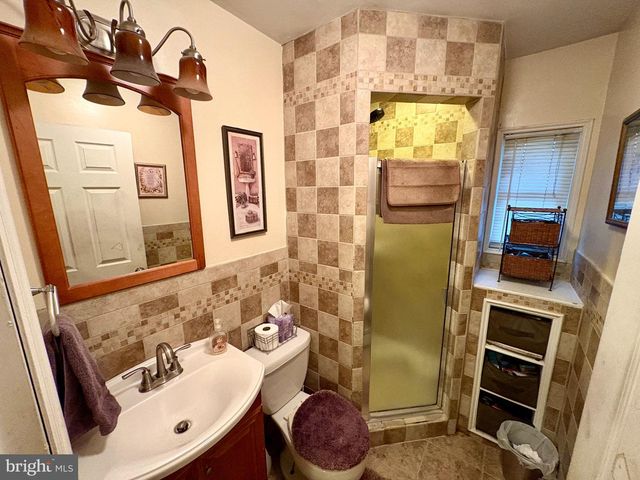 26 PLUMTREE RD, Levittown, PA 19056