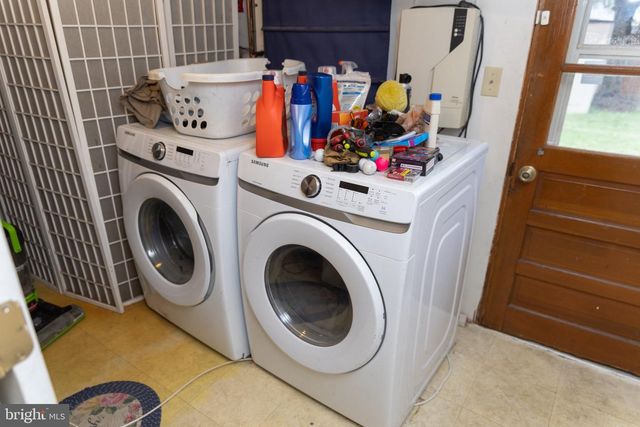 26 PLUMTREE RD, Levittown, PA 19056