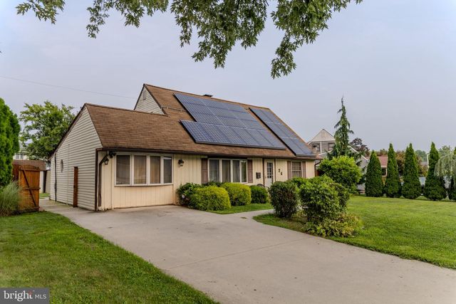 26 PLUMTREE RD, Levittown, PA 19056