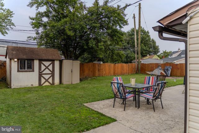 26 PLUMTREE RD, Levittown, PA 19056