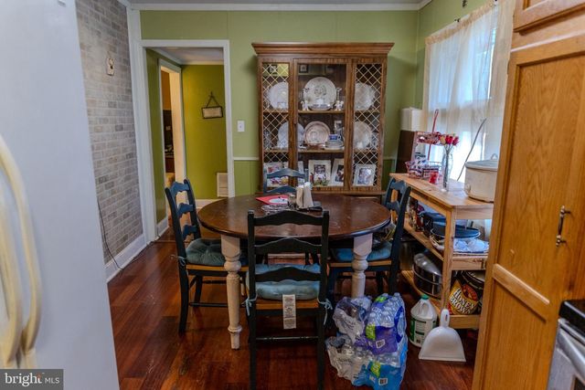 26 PLUMTREE RD, Levittown, PA 19056