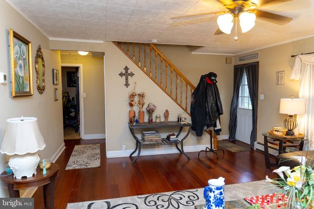 26 PLUMTREE RD, Levittown, PA 19056