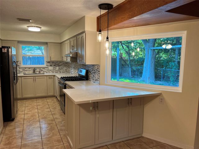 8110 Bob White Drive, Houston, TX 77074