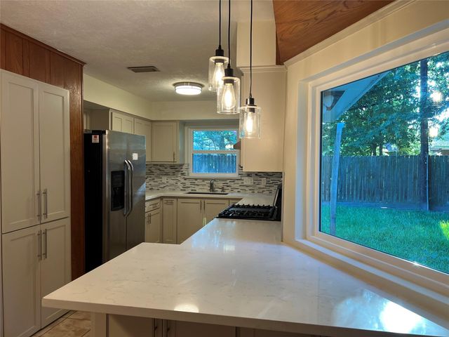 8110 Bob White Drive, Houston, TX 77074