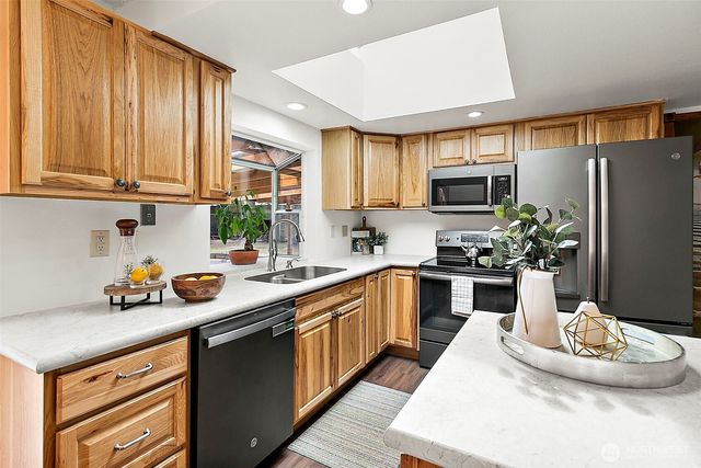 19303 65th Street E, Bonney Lake, WA 98391