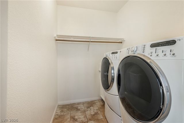 9319 Poseidon Valley Avenue, Las Vegas, NV 89178