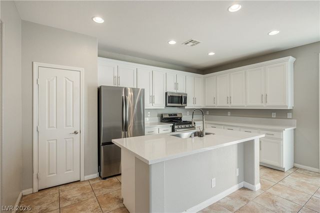 9319 Poseidon Valley Avenue, Las Vegas, NV 89178