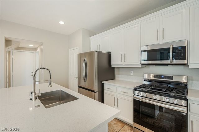 9319 Poseidon Valley Avenue, Las Vegas, NV 89178