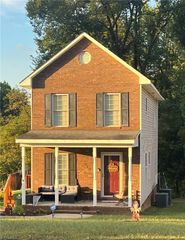 718 W 4th Avenue, Lexington, NC 27292