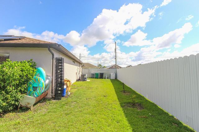 2718 SW Hamilton Avenue, Port St. Lucie, FL 34987