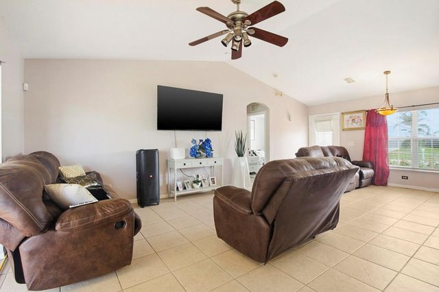2718 SW Hamilton Avenue, Port St. Lucie, FL 34987