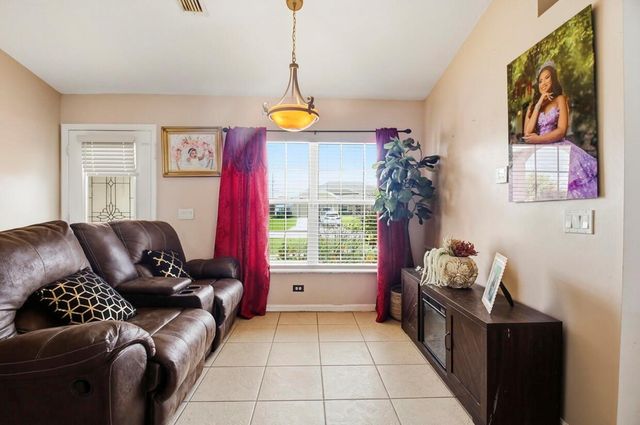 2718 SW Hamilton Avenue, Port St. Lucie, FL 34987
