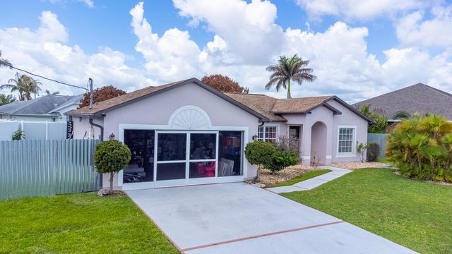 2718 SW Hamilton Avenue, Port St. Lucie, FL 34987