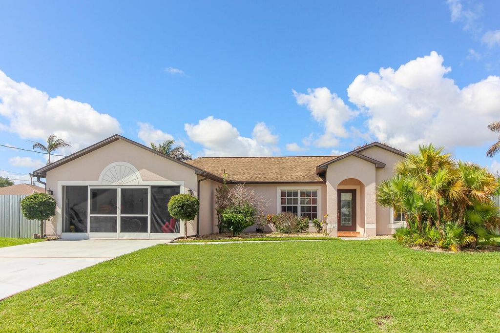 2718 SW Hamilton Avenue, Port St. Lucie, FL 34987