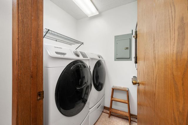 9805 Palm Street NW 201, Coon Rapids, MN 55433