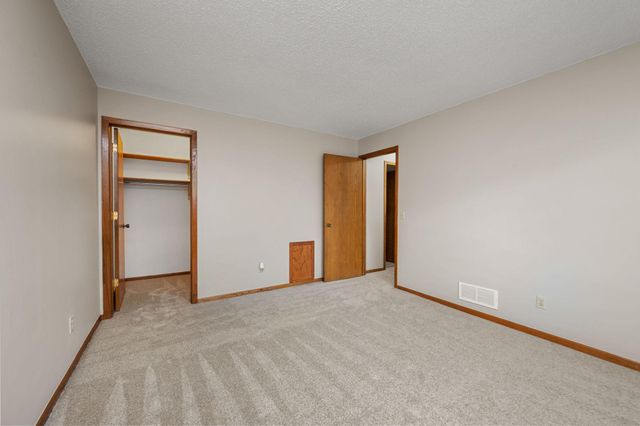 9805 Palm Street NW 201, Coon Rapids, MN 55433