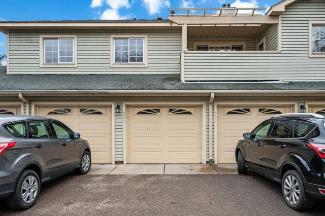 9805 Palm Street NW 201, Coon Rapids, MN 55433