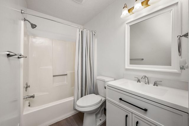 9805 Palm Street NW 201, Coon Rapids, MN 55433