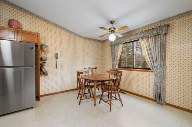 9805 Palm Street NW 201, Coon Rapids, MN 55433