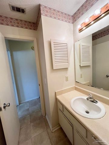 5001 Grande Dr 423, Pensacola, FL 32504