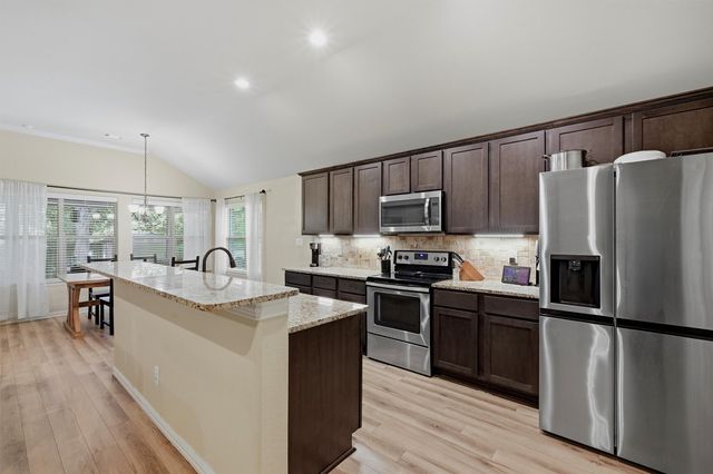 3020 W Loy Lake Road, Denison, TX 75020