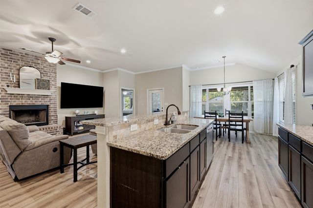 3020 W Loy Lake Road, Denison, TX 75020