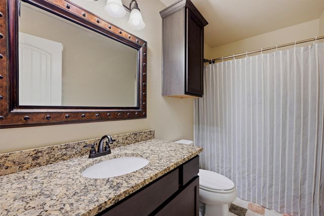 3020 W Loy Lake Road, Denison, TX 75020