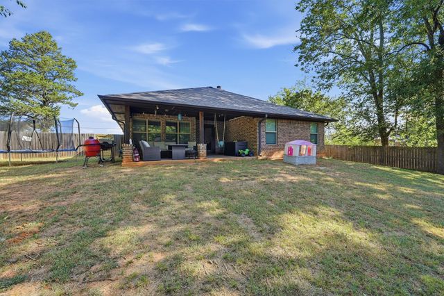 3020 W Loy Lake Road, Denison, TX 75020
