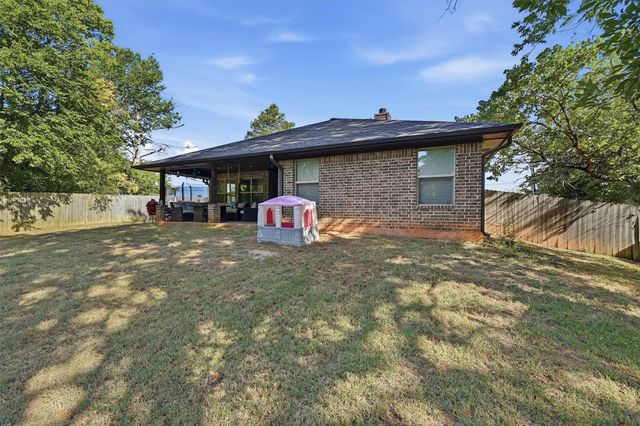 3020 W Loy Lake Road, Denison, TX 75020