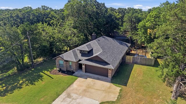 3020 W Loy Lake Road, Denison, TX 75020