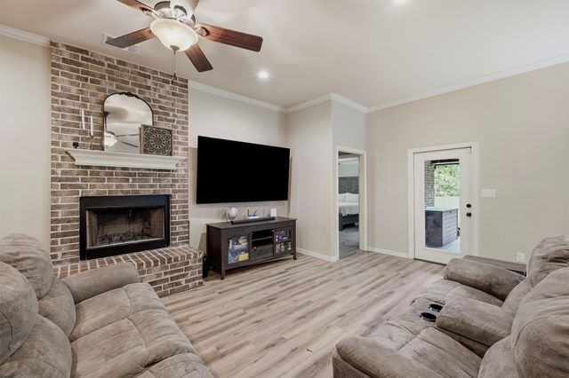 3020 W Loy Lake Road, Denison, TX 75020