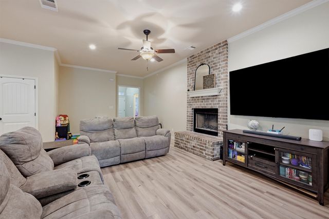 3020 W Loy Lake Road, Denison, TX 75020