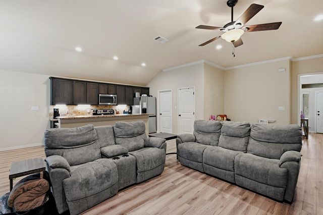 3020 W Loy Lake Road, Denison, TX 75020