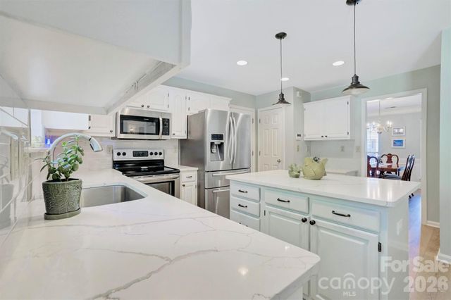 2908 Pinewood Hill Drive, Matthews, NC 28105