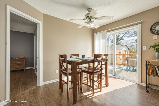 8100 Eagles Crest Ct, Louisville, KY 40291