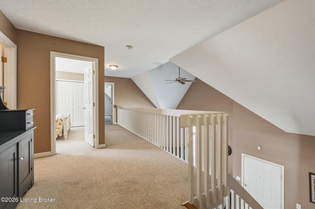 8100 Eagles Crest Ct, Louisville, KY 40291