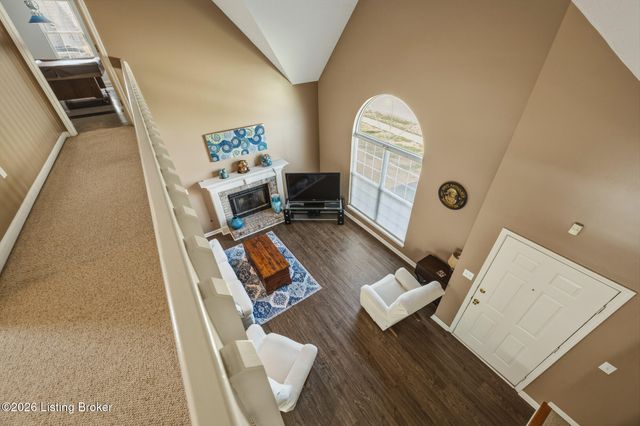 8100 Eagles Crest Ct, Louisville, KY 40291