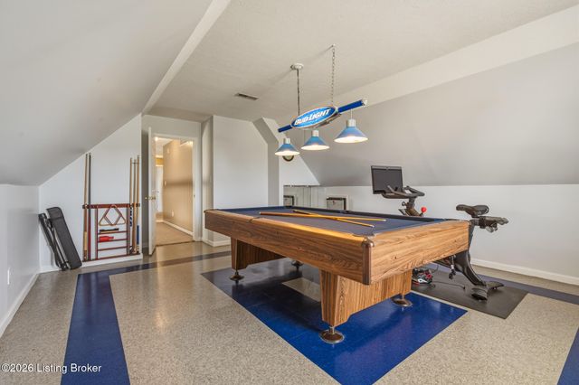 8100 Eagles Crest Ct, Louisville, KY 40291